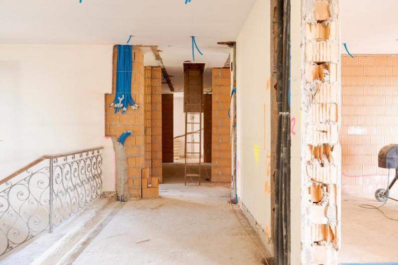 Ouverture de mur porteur &agrave; Saint-Vit, conseils et pr&eacute;cautions